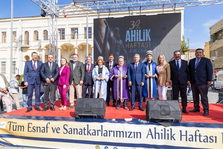 Teknoloji çağında Ahilik vurgusu: Değerlerimizi kaybetmeden geleceğe yürüyelim Yüzyıllardır Anadolu’nun