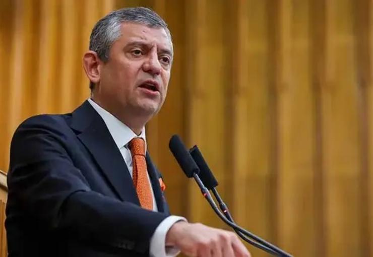 Menderes’te belediye başkanvekili seçiminin ardından yönetimin AK Parti’ye geçmesini örnek