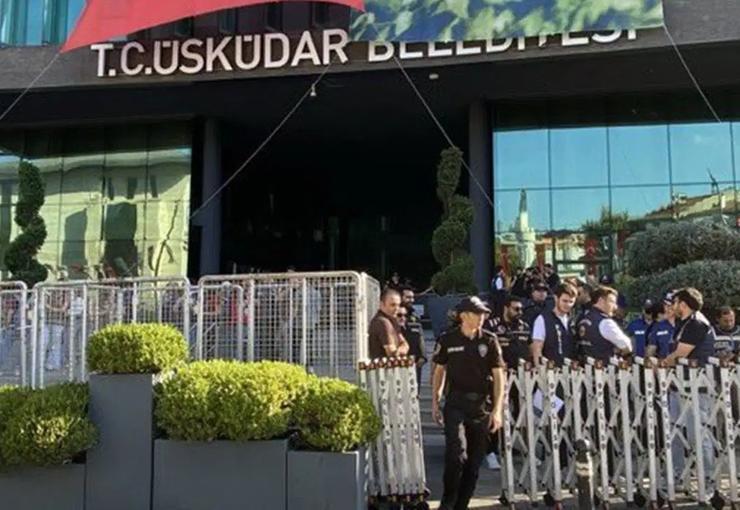 Üsküdar Belediyesi’nde başkanvekilliği seçimi için belediye binası çevresinde yoğun güvenlik