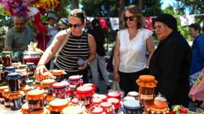 Bornova Belediyesi’nin yerel üretimi, geleneksel lezzetleri ve kadın emeğini desteklemek