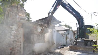 Konak Belediyesi, ilçe genelinde güvenlik tehdidi oluşturan ve kent estetiğini