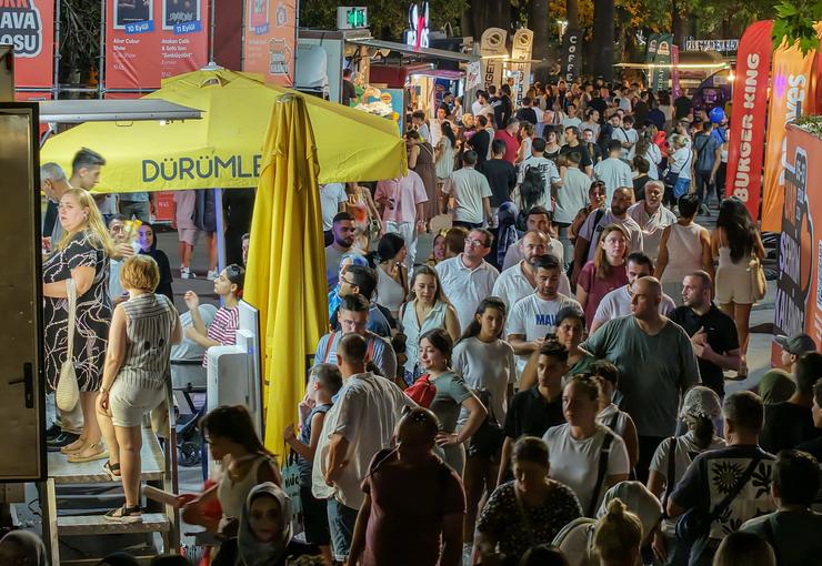 95. İzmir Enternasyonal Fuarı (İEF), bu yıl ziyaretçilerine kültür, sanat,