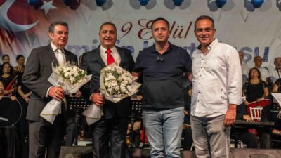 Bornova Belediyesi, İzmir’in kurtuluş olan günü 9 Eylül’ü Büyükpark’ta düzenlenen