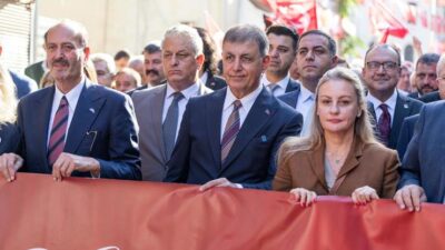 İzmir Büyükşehir Belediye Başkanı Dr. Cemil Tugay, kentin kurtuluşunun 104’üncü