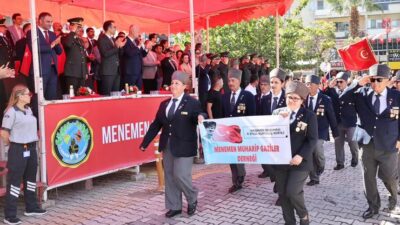 Menemen ve İzmir'in kurtuluşunun 104. yıl dönümü için Menemen'de törenin