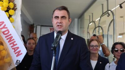 YENİ Parti Urla İlçe Başkanlığı düzenlenen törenle açıldı. Açılışta konuşan