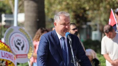 Urla’nın düşman işgalinden kurtuluşunun 104. yıl dönümü, düzenlenen törenlerle kutlandı.