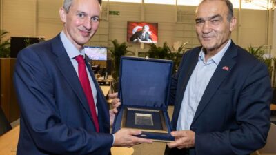 İzmir Büyükşehir Belediyesi Başkan Vekili Dr. Zafer Levent Yıldır, Birleşik