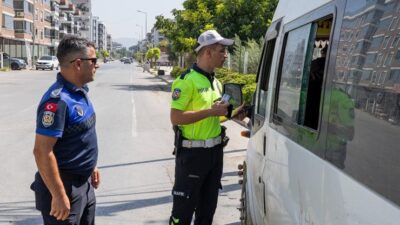 Yeni eğitim öğretim yılının ilk gününde kent genelinde ulaşımın aksamaması