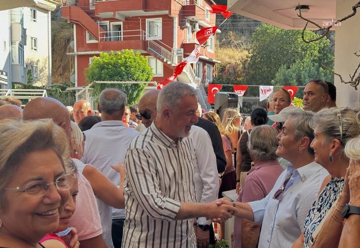 Marmaris Belediye Başkanı Acar Ünlü, düzenlenen resmi törenle YENİ Parti