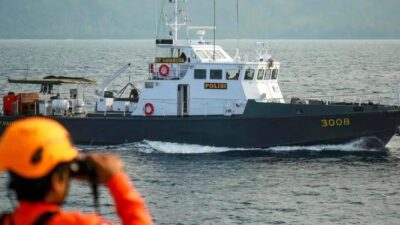 Atlas Okyanusu'nda seyreden ve içinde 241 kişinin bulunduğu bildirilen bir