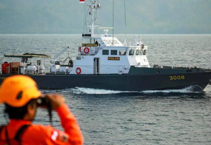 Atlas Okyanusu'nda seyreden ve içinde 241 kişinin bulunduğu bildirilen bir