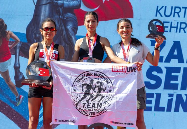 İzmir Büyükşehir Belediyesi tarafından bu yıl 14’üncüsü düzenlenen Uluslararası 9