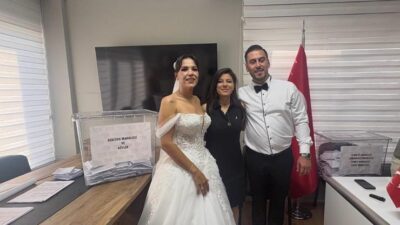 Efes Selçuk’ta Yeni Parti'nin delege seçimleri yoğun katılımla gerçekleştirilirken, seçim