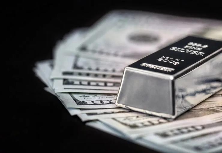 İsviçre merkezli yatırım bankası UBS, gümüş fiyatlarına ilişkin uzun vadeli