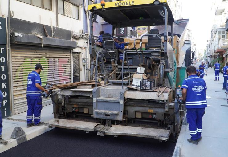 İzmir Büyükşehir Belediyesi, İkinci Kordon olarak bilinen Cumhuriyet Bulvarı’nda altyapı