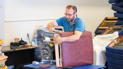 Narlıdere Belediyesi, sadece ilçenin değil, kentin en önemli kültür-sanat merkezlerinden