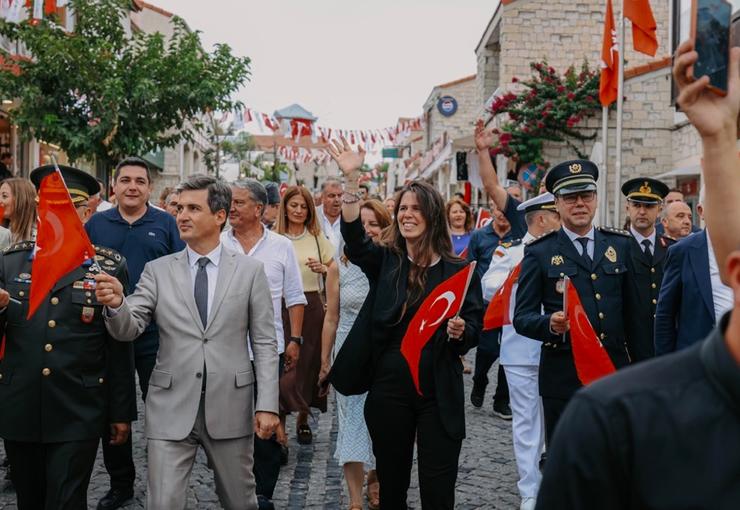 Çeşme Belediye Başkanı Lâl Denizli: “Gazi Mustafa Kemal Atatürk’ün açtığı