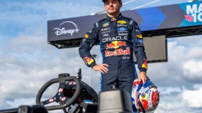 Formula 1 şampiyonu Max Verstappen, katıldığı özel karting etkinliğinde adeta