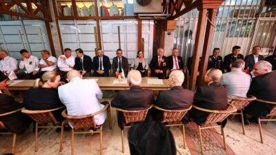Gazi Mustafa Kemal Atatürk’e Sakarya Meydan Muharebesi’nin ardından gazilik ünvanı