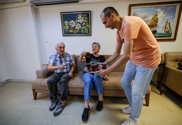 İzmir Büyükşehir Belediyesi Alzheimer ve Demans Merkezi, üyelerinin bilişsel becerilerini