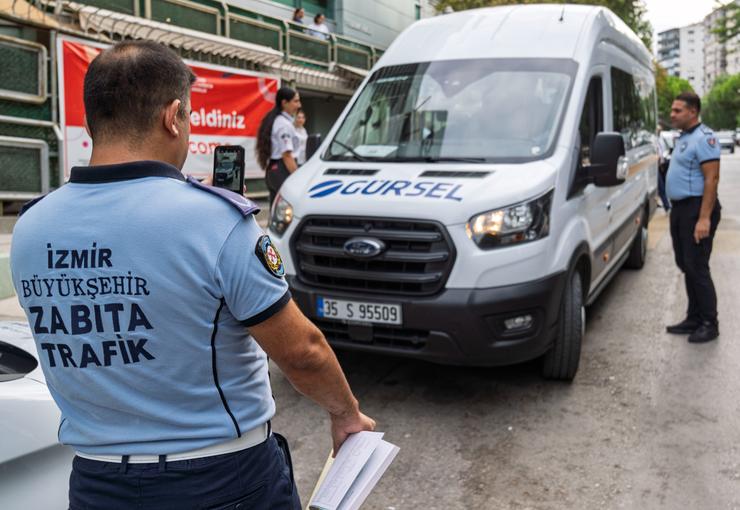 İzmir Büyükşehir Belediyesi, yeni eğitim öğretim yılının başlamasıyla birlikte okul