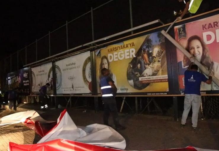 Büyükşehir Belediyesi ile Karşıyaka Belediyesi arasında billboard krizi patlak verdi;