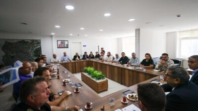 Buca Belediyesi’nin ev sahipliğinde gerçekleştirilen Atık Yönetimi Koordinasyon Toplantısı’nda bir