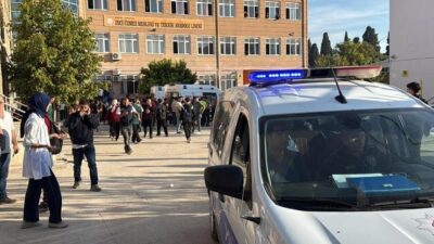 YENİ Parti lideri Özgür Özel, Manisa’nın Turgutlu ilçesinde bir lise