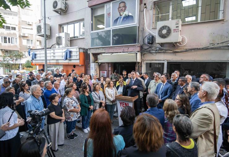 YENİ Parti’nin Bornova İlçe Başkanlığı binası törenle açıldı. Açılışta konuşan