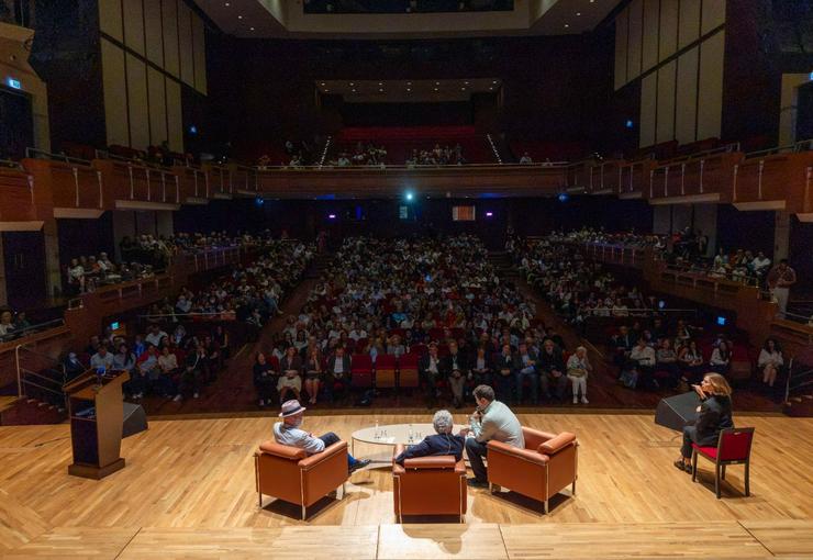 10. İzmir Uluslararası Edebiyat Festivali, “Edebiyat İyileştirir” temasıyla dört gün