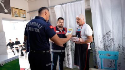 Torbalı Belediyesi zabıta ekipleri, yeni eğitim öğretim yılının başlamasıyla birlikte