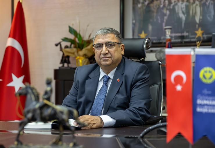 Buca Belediyesi’nin 7-14 yaş arası çocuklar için düzenlediği ücretsiz satranç,