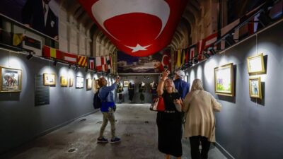 İzmir Büyükşehir Belediyesi tarafından düzenlenen “Emeklilerimiz İzmir’i Keşfediyor” gezi programının