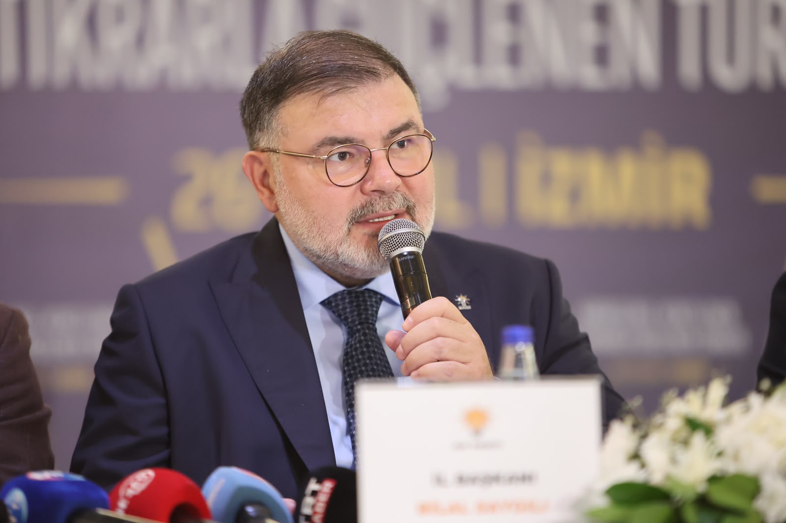 AK Parti İzmir İl Başkanı Bilal Saygılı 
‘’İzmir’e duyduğumuz sevgi