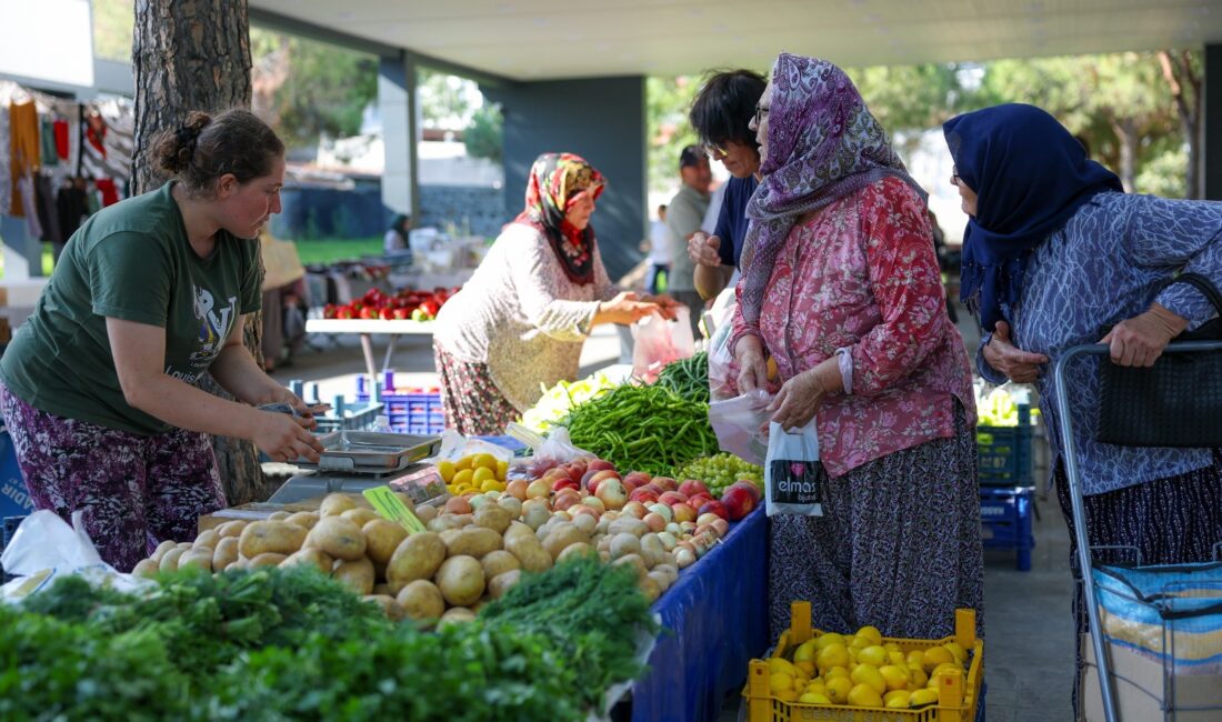 HACIÖMERLİ’DE PAZAR GELENEĞİ CANLANDI