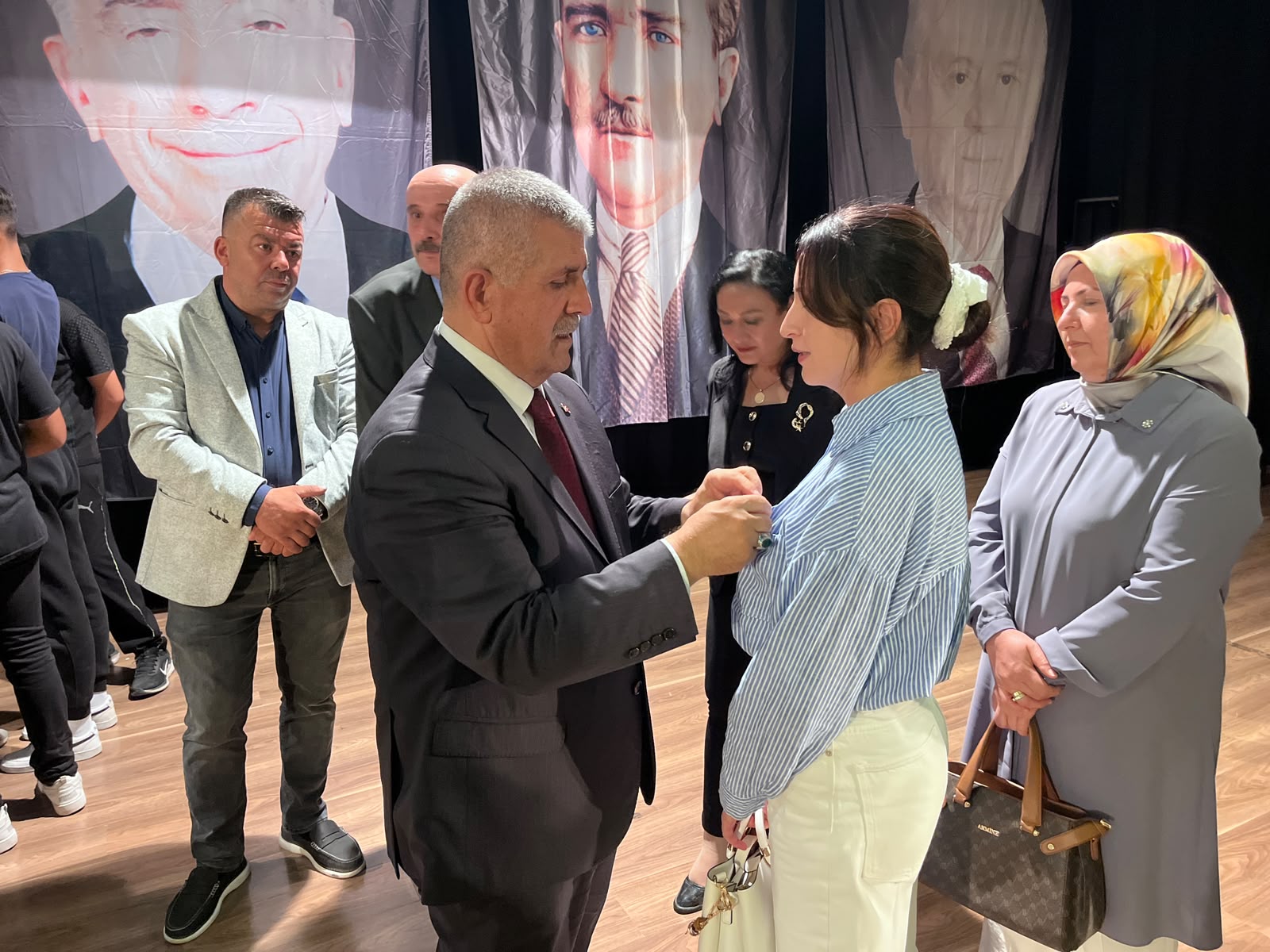 MHP İzmir İl Başkanı Veysel Şahin, Karşıyaka İlçe Teşkilatı’nın yeni