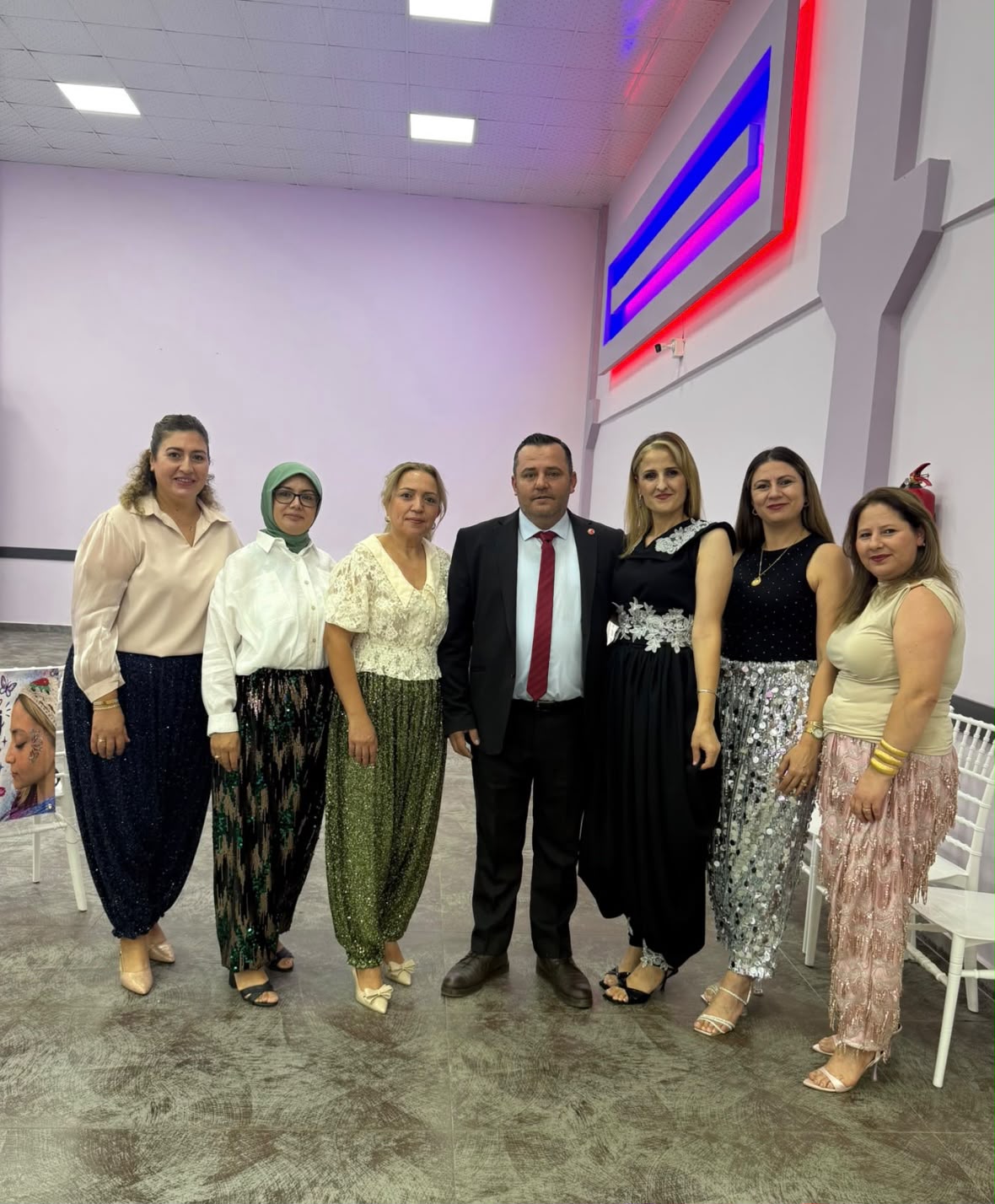 Menemen Maltepe Mahallesi’nde bu yıl ikincisi düzenlenen Şalvar Gecesi, yöre