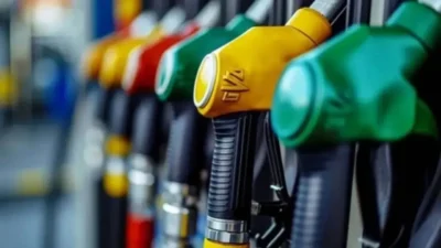 Global piyasalardaki Brent petrol fiyatlarındaki dalgalanmalar, döviz kurundaki seyir ve