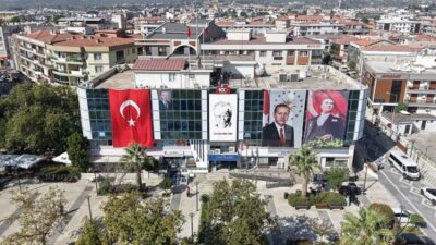 Menderes Belediyesi, Başkan V. Asuman Şen’in göreve gelişiyle birlikte temizlikte