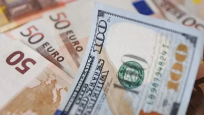 Dolar ve Euro haftanın son işlem gününde yükselişini sürdürdü. 25