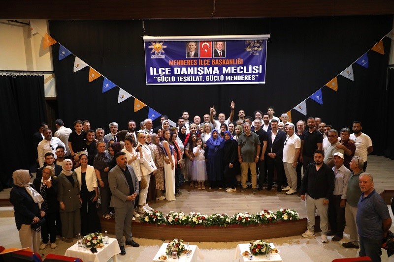 AK Parti Menderes İlçe Teşkilatı, genişletilmiş ilçe danışma meclisinde toplandı.