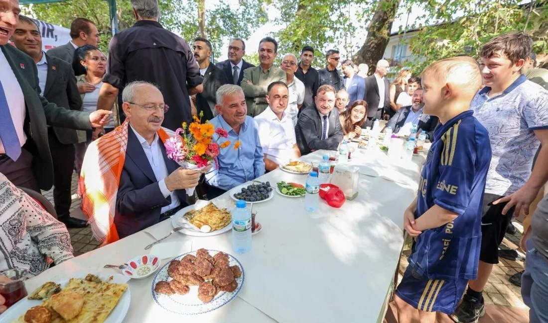 CHP Genel Başkanı Kemal Kılıçdaroğlu, Buca Kaynaklar Köyü’nde vatandaşlarla buluşarak