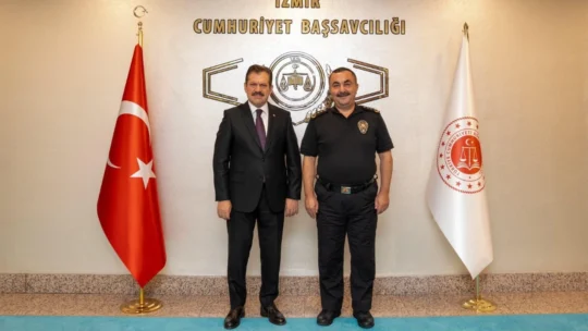 İzmir İl Emniyet Müdürü olarak yeni görevine atanan Ahmet Arıbaş,