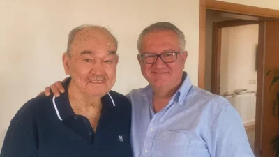 İzmir Büyükşehir Belediyesi eski başkanı Dr. Burhan Özfatura, rahatsızlanmasının ardından