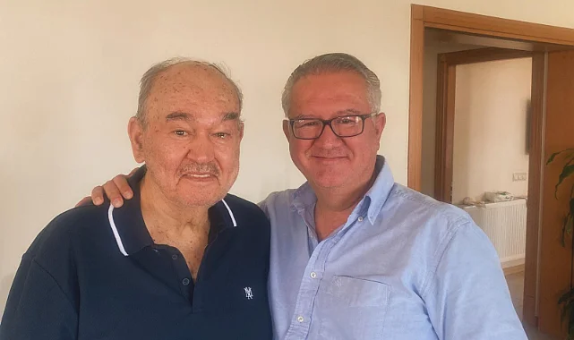 İzmir Büyükşehir Belediyesi eski başkanı Dr. Burhan Özfatura, rahatsızlanmasının ardından