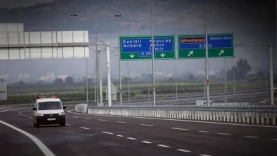 YENİ Partili Deniz Yavuzyılmaz, İzmir - Aydın Otoyolu'nun özelleştirilmesi durumunda