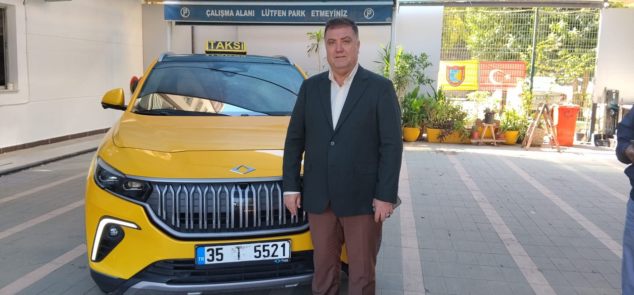 Başkan Erkan Özkan: “Yerli ve milli gururumuz TOGG, artık İzmir’de