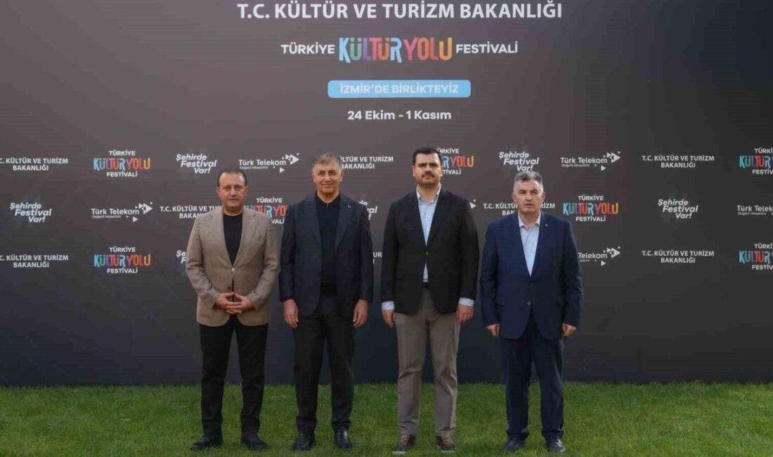 AK Parti Genel Sekreteri ve İzmir Milletvekili Eyyüp Kadir İnan,