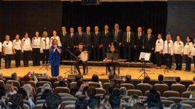 İzmir Büyükşehir Belediyesi ve Ege Geriatri Derneği iş birliğinde düzenlenen